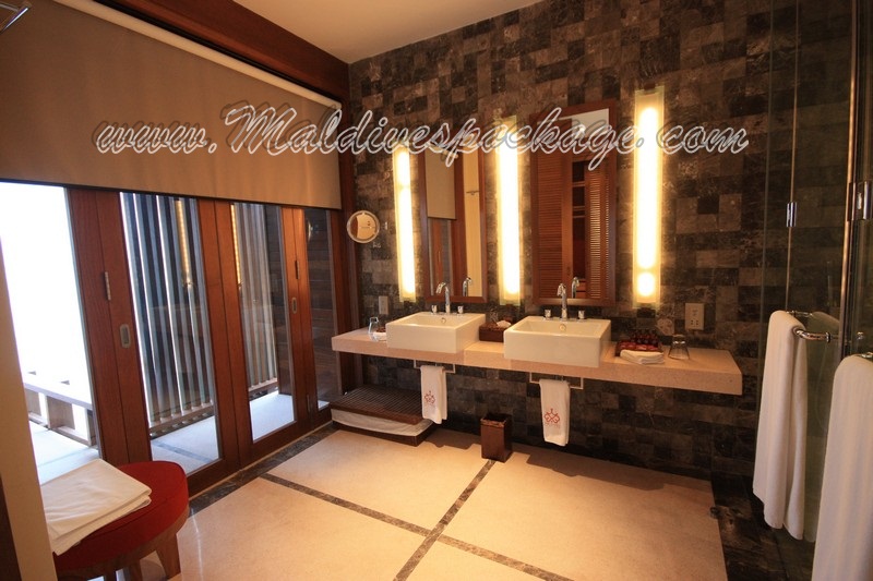 review Paradise Island Resort & Spa Maldives